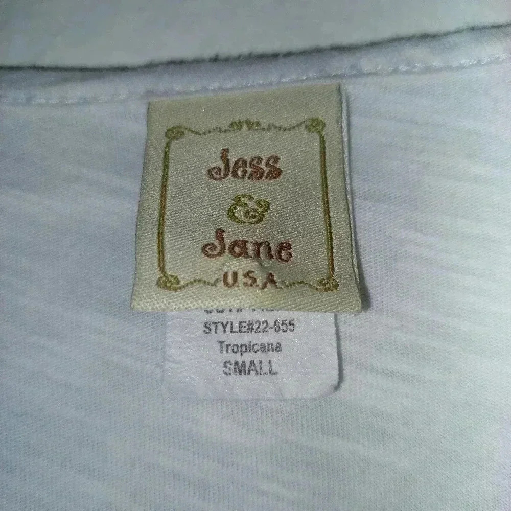 Jess & Jane T-shirt Vacation Safari Animals Embellished Size Small - Picture 5 of 6